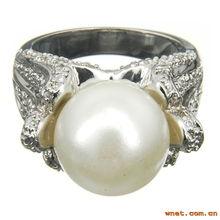 長潤(run)首(shou)飾制品(pin)廠(chang) 匠心打造(zao)R0660 S01戒指，金(jin)銀(yin)珠寶與玉(yu)器(qi)的(de)完美交(jiao)融